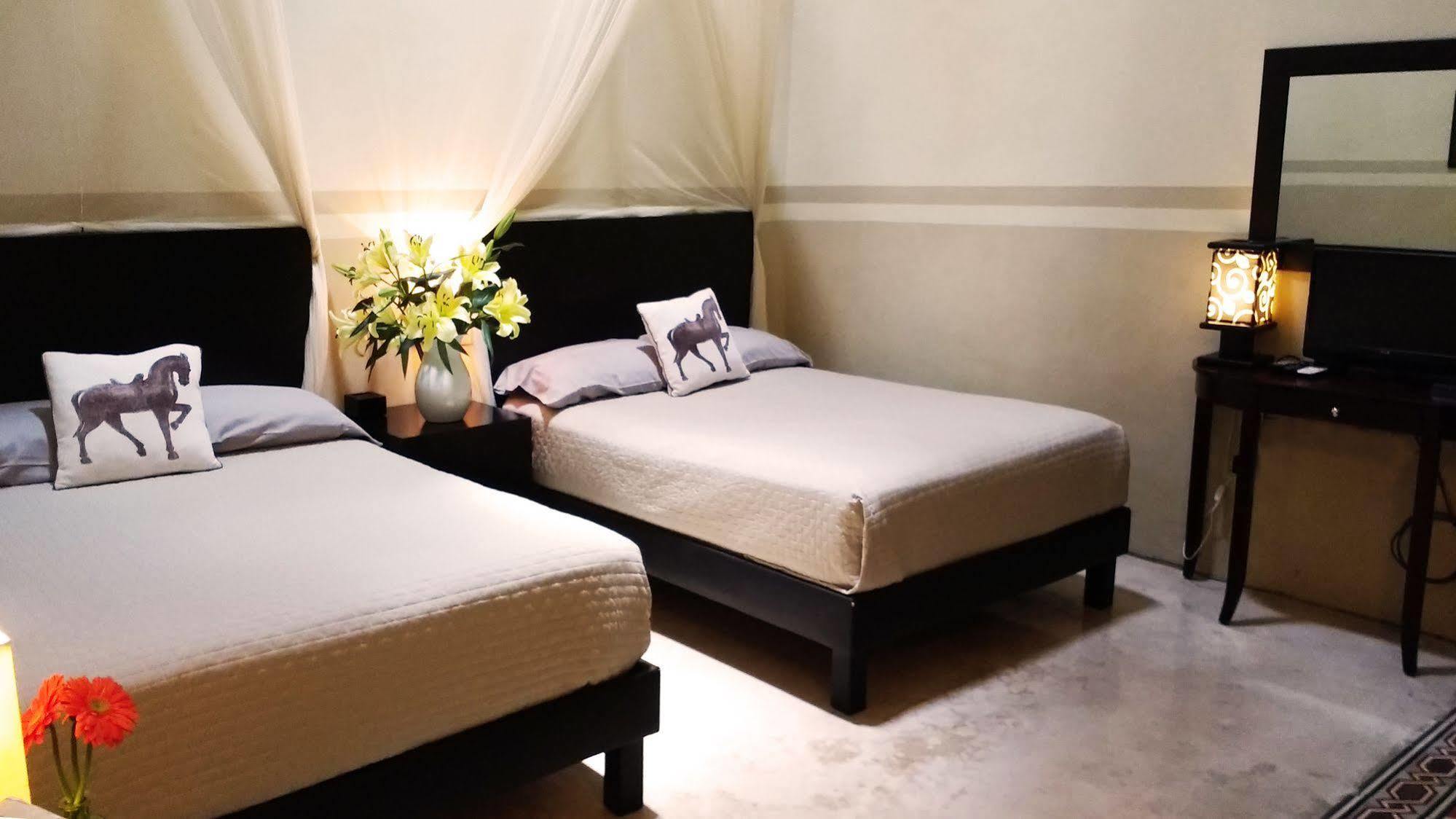 Decu Downtown Hotel เมริดา ภายนอก รูปภาพ